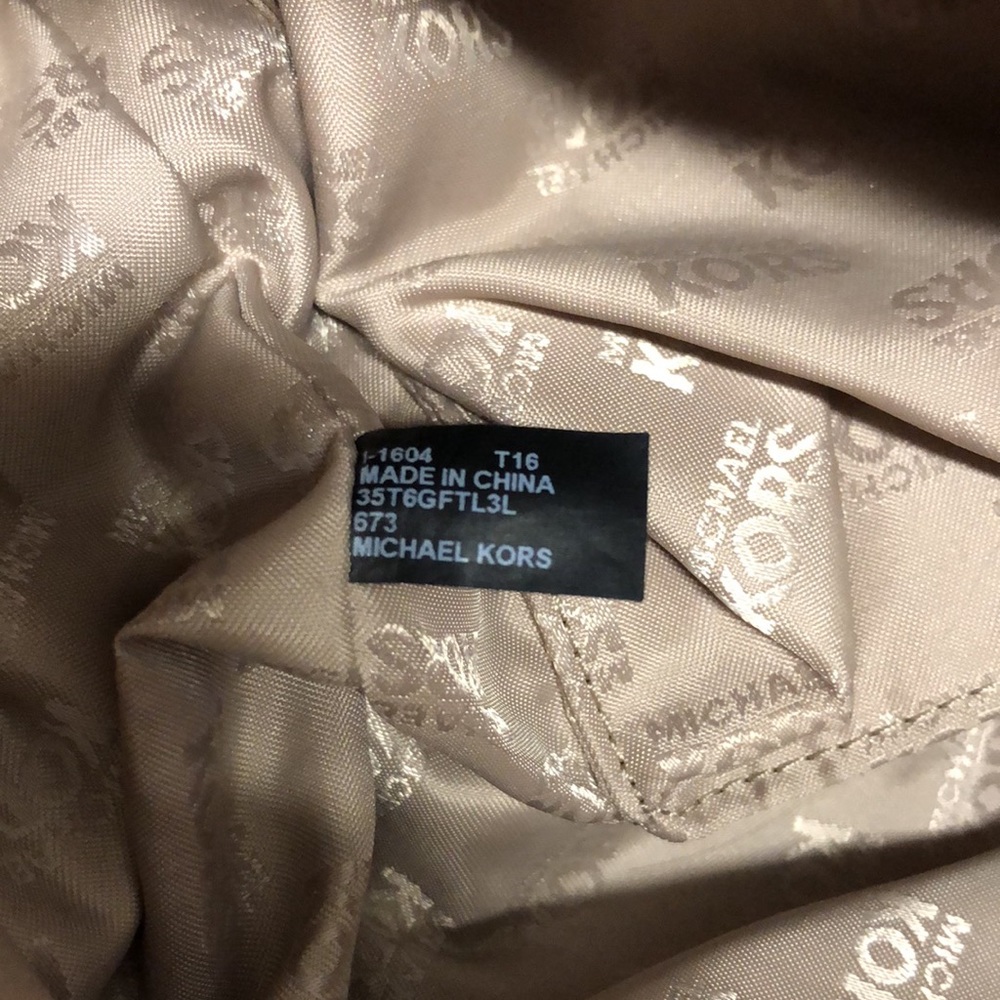 Michael Kors Shoulder/Crossbody Purse - Picture 9 of 10